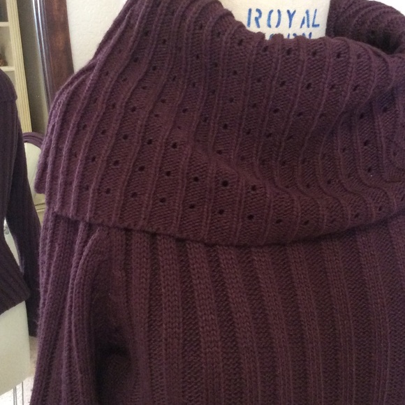 Cowl neck sweater - Picture 2 of 3