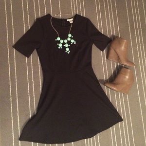 SALE 🍾 Black F21 skater dress