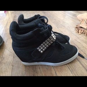 SALE Steve Madden hybrid sneaker pumps sz 7