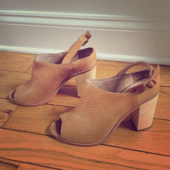 Open toe Perforated Slingback Heel