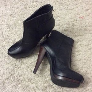 Black booties, 100% leather, new without tags
