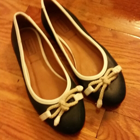 Hunter leather flats with bow detail