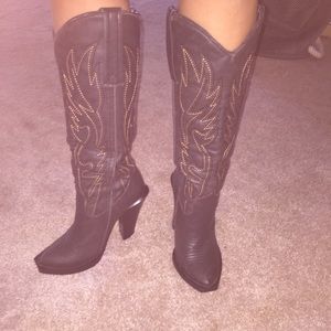 Super cute cowboy boots.