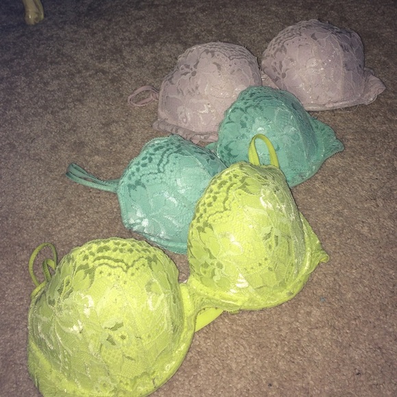 3 PINK Victoria Secret Bras❤️BUNDLE❤️