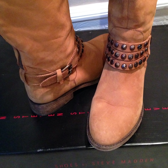 STEVE MADDEN Suede Boots - Picture 3 of 4
