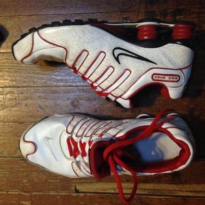 White and red Nike shox