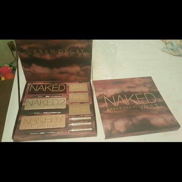 Urban Decay Other - URBAN DECAY VAULT SET