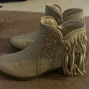 Ankle fringe boots