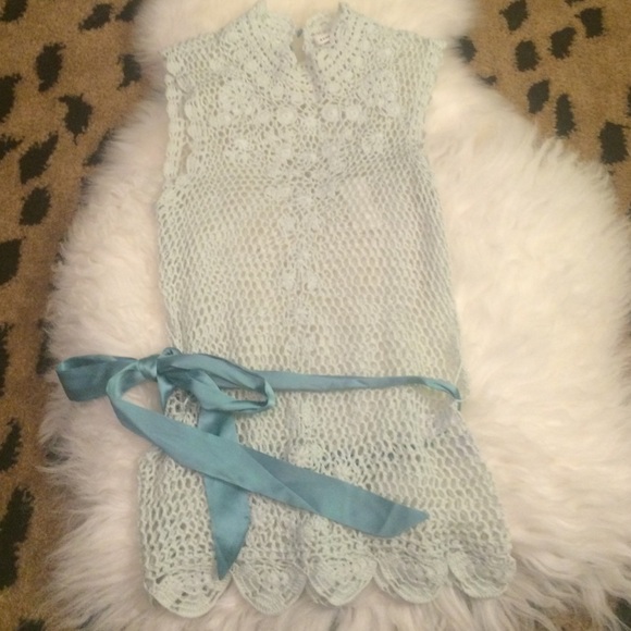 LAST CHANCE -- Banana Republic blue crochet tank
