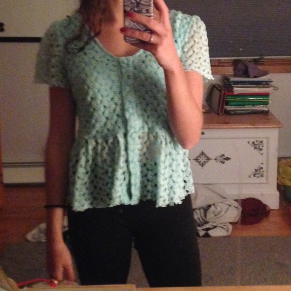 Francesca's blue lace blouse - Picture 3 of 4