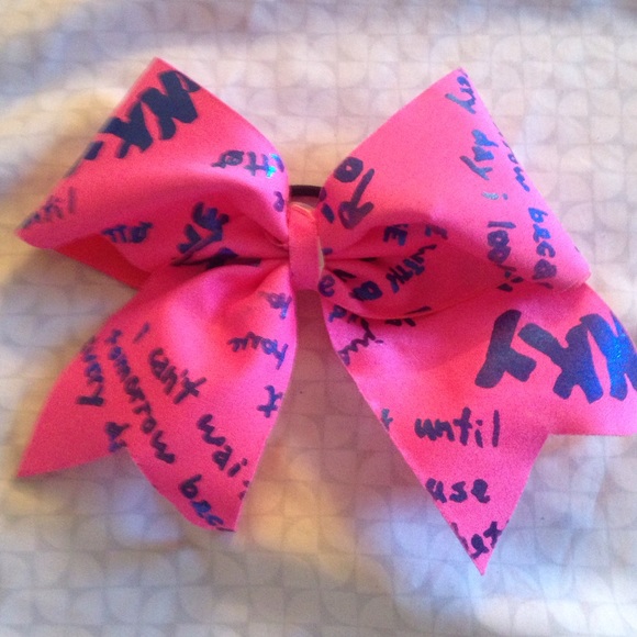 Assorted cheer bows - Picture 3 of 4