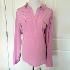 🎉SALE🎉 Gorgeous lavender silk-like blouse