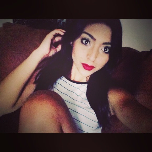 Meet your Posher, Shania