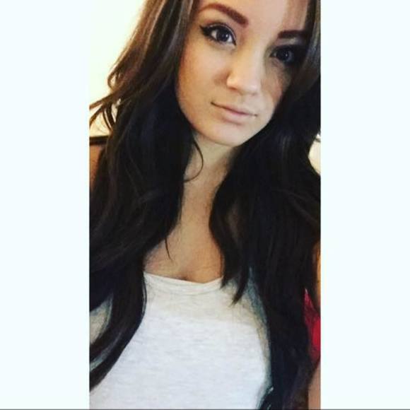 Meet your Posher, Tori - Picture 1 of 1