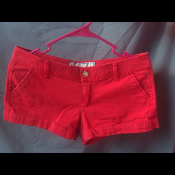 A&Fitch red shorts
