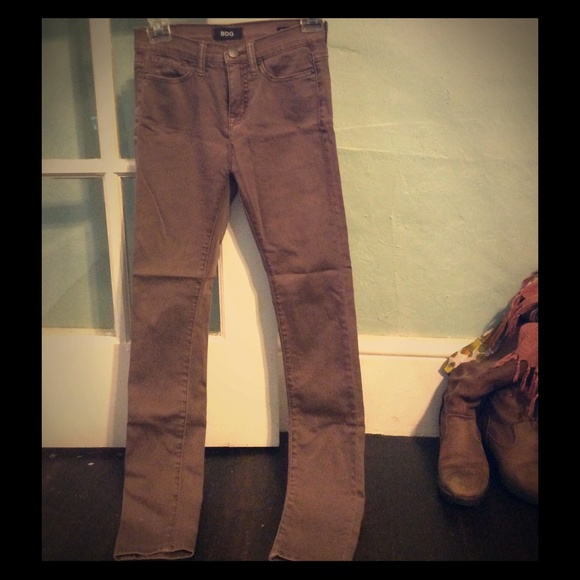 BDG high rise cigarette ankle jeans. Size 24.