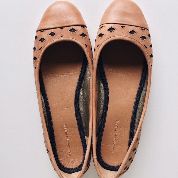 banana republic tan/denim flats