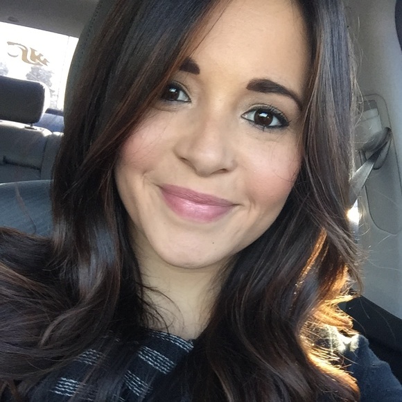 Meet your Posher, Olivia