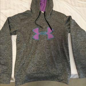 Women's size small under armor hoodie