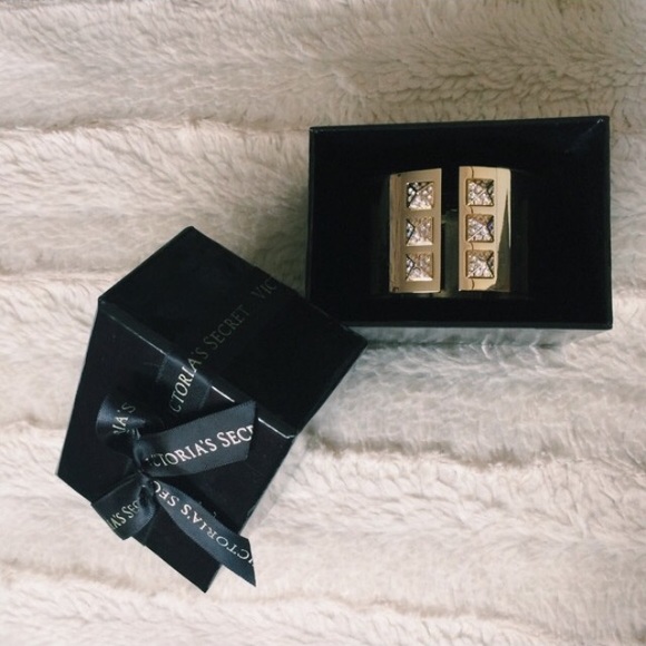 Victoria's Secret Jewelry - ❌❌❌SOLD❌❌❌