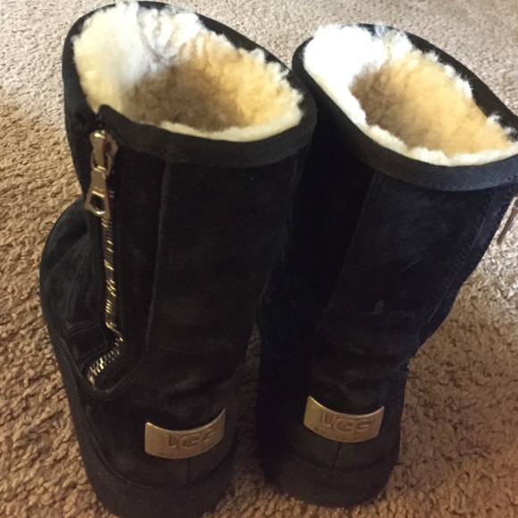 Uggs Black - Picture 1 of 4