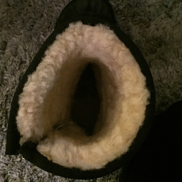 Uggs Black - Picture 2 of 4