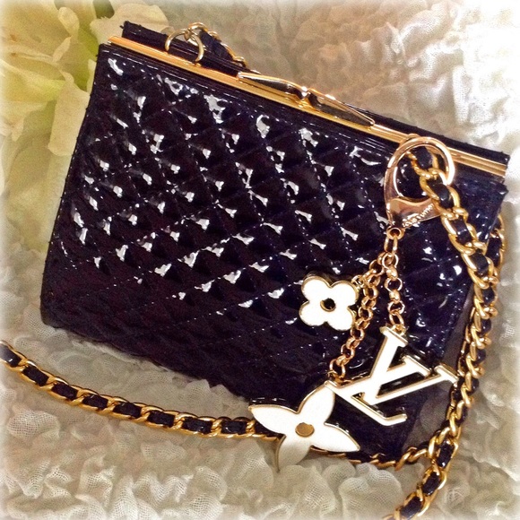 Amanda Smith Handbags - AMANDA SMITH patent leather quoted crossbody bag
