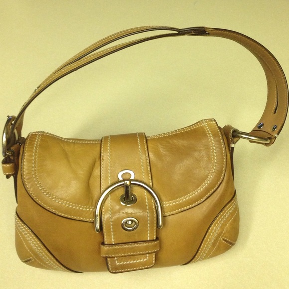 COACH Light Brown Leather Shoulder Bag