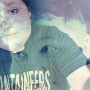 Meet your Posher, Desiree