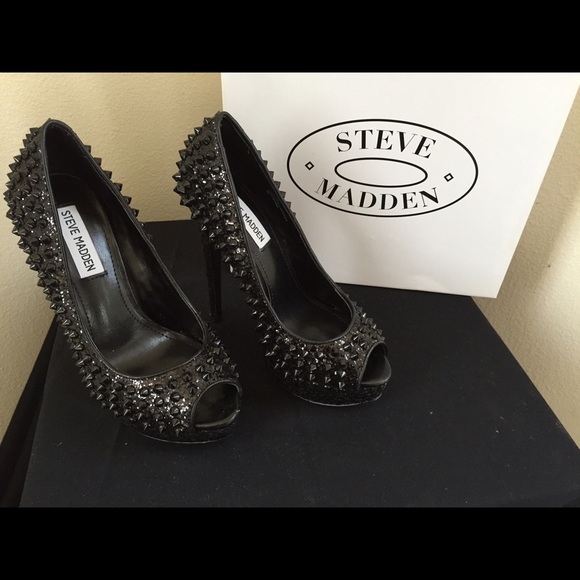 Name: Awwsome Black w/ STUDS - Picture 1 of 2