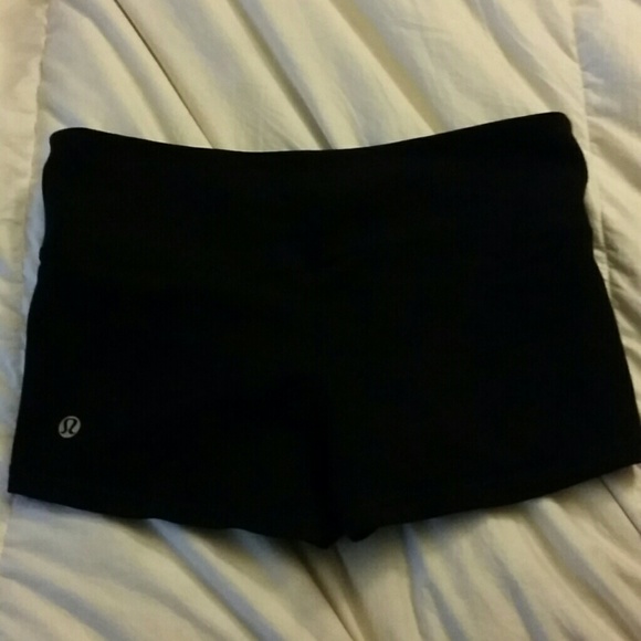 Lululemon reversible boogie shorts
