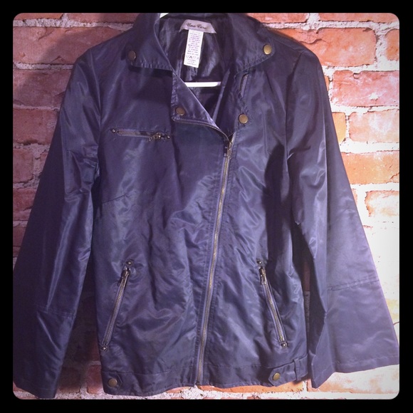 Med blue jacket