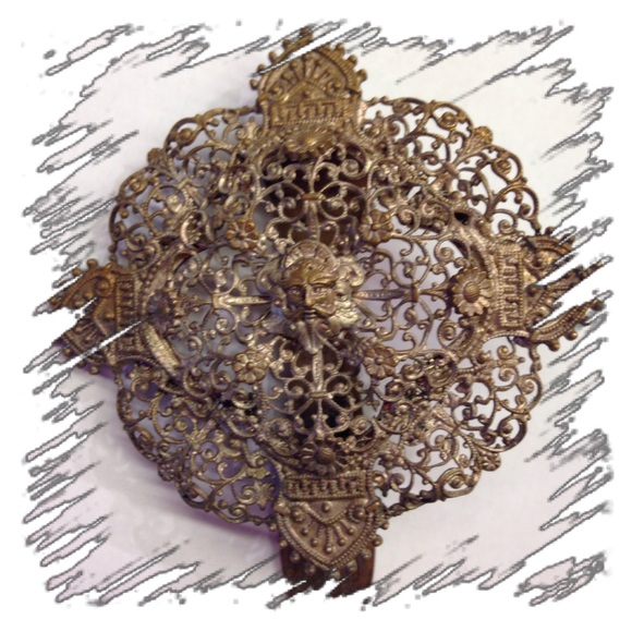 1800s Antique King Hold Filigree Clip Pin Detailed