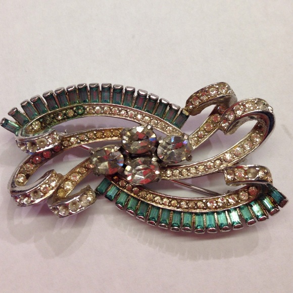Vintage Swirl Aqua & Clear Stone Brooch Gorgeous!!