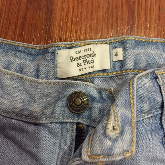 Shorts - Picture 3 of 3