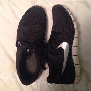 Black leopard Nike frees!