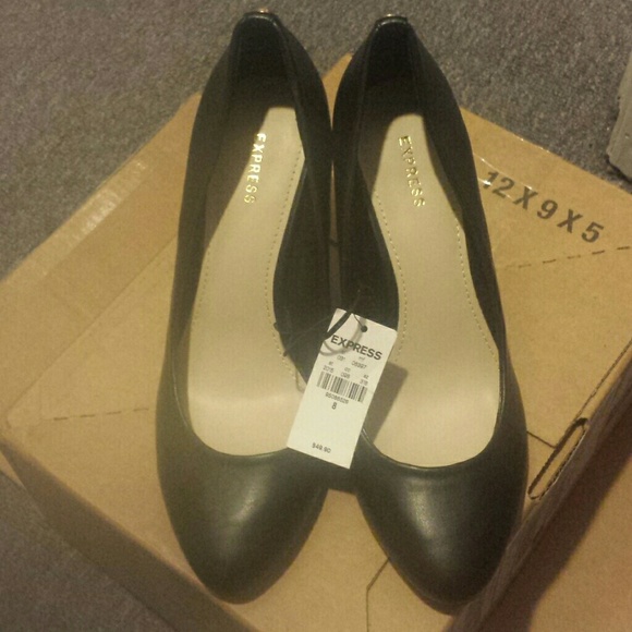 Express size 8 heels - Picture 1 of 3