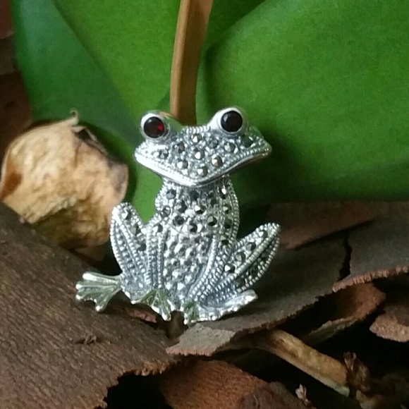 Fun Sterling & Marcasite Froggie Brooch! - Picture 1 of 4