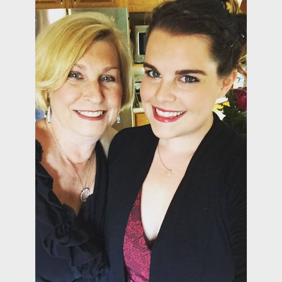 Meet your Posher, Mandi - Picture 1 of 1