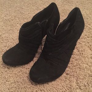 Gianni Bini booties