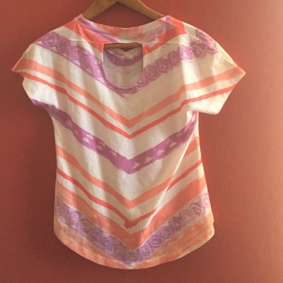 Super Cute High-Low Top - Picture 2 of 2