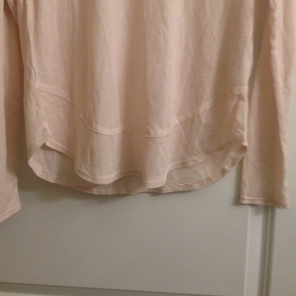 Long sleeve lightweight waffle knit top - Picture 2 of 2