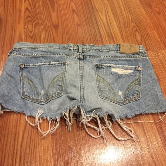 Shorts - Picture 2 of 3