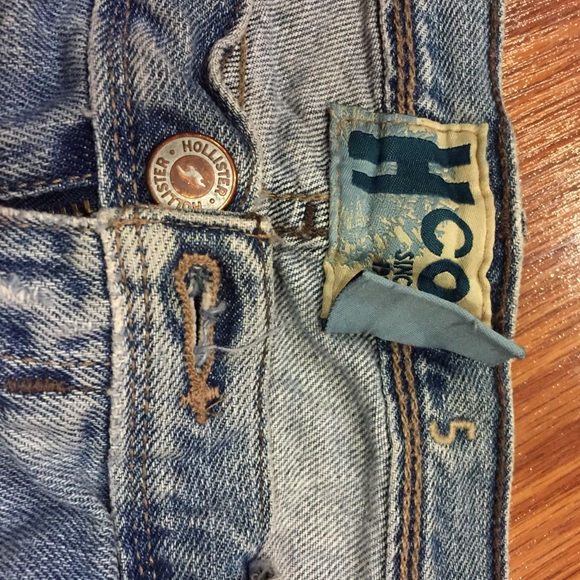 Shorts - Picture 3 of 3