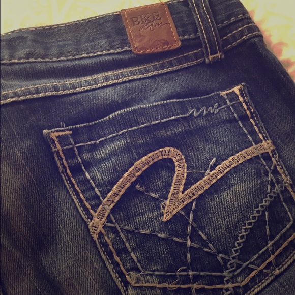 BUCKLE Jeans 💕✨ Mya style - size 30 x 33 1/2.