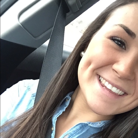 Meet your Posher, Shannon - Picture 2 of 3