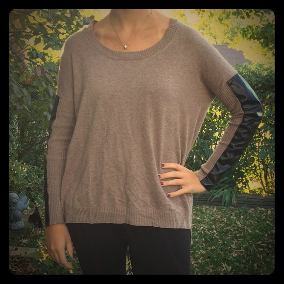 AKIRA Sweaters - Akira Chicago Black Label Sweater 💜