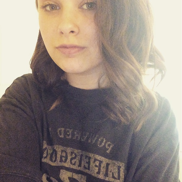 Meet your Posher, Caroline - Picture 1 of 1