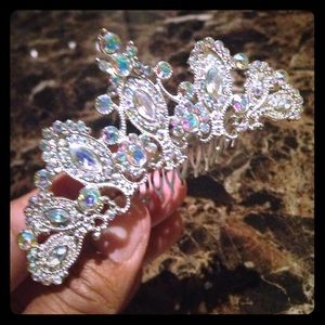 Beautiful Tierra hair accessory
