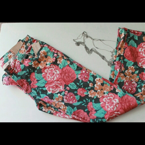 Multi-colored floral print jeans - Picture 3 of 3